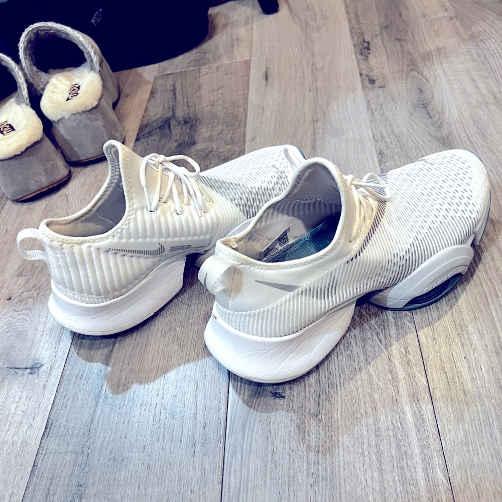 Nike women’s superrep, white size 10